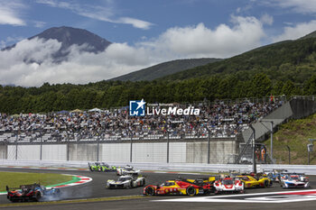 2024-09-15 - 99 TINCKNELL Harry (gbr), JANI Neel (swi), ANDLAUER Julien (fra), Proton Competition, Porsche 963 #99, Hypercar, 35 MILESI Charles (fra), HABSBURG-LOTHRINGEN Ferdinand (aut), GOUNON Jules (fra), Alpine Endurance Team #35, Alpine A424, Hypercar, 51 PIER GUIDI Alessandro (ita), CALADO James (gbr), GIOVINAZZI Antonio (ita), Ferrari AF Corse, Ferrari 499P #51, Hypercar, 20 VAN DER LINDE Sheldon (zaf), FRIJNS Robin (nld), RAST René (ger), BMW M Team WRT, BMW Hybrid V8 #20, Hypercar, 12 STEVENS Will (gbr), NATO Norman (fra), ILOTT Callum (gbr), Hertz Team Jota, Porsche 963 #12, Hypercar, 83 KUBICA Robert (pol), SHWARTZMAN Robert (isr), YE Yifei (chn), AF Corse, Ferrari 499P #83, Hypercar, 05 CAMPBELL Matt (aus), CHRISTENSEN Michael (dnk), MAKOWIECKI Frédéric (fra), Porsche Penske Motorsport, Porsche 963 #05, Hypercar, start of the race, depart, crash, accident, during the 2024 6 Hours of Fuji, 7th round of the 2024 FIA World Endurance Championship, from September 13 to 15, 2024 on the Fuj - FIA WEC - 6 HOURS OF FUJI 2024 - ENDURANCE - MOTORS