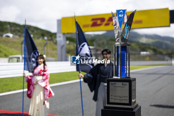 2024-09-15 - Ambiance on the grid, trophy during the 2024 6 Hours of Fuji, 7th round of the 2024 FIA World Endurance Championship, from September 13 to 15, 2024 on the Fuji Speedway in Oyama, Shizuoka, Japan - FIA WEC - 6 HOURS OF FUJI 2024 - ENDURANCE - MOTORS