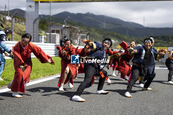 2024-09-15 - Ambiance on the grid during the 2024 6 Hours of Fuji, 7th round of the 2024 FIA World Endurance Championship, from September 13 to 15, 2024 on the Fuji Speedway in Oyama, Shizuoka, Japan - FIA WEC - 6 HOURS OF FUJI 2024 - ENDURANCE - MOTORS