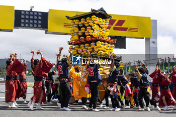 2024-09-15 - Ambiance on the grid during the 2024 6 Hours of Fuji, 7th round of the 2024 FIA World Endurance Championship, from September 13 to 15, 2024 on the Fuji Speedway in Oyama, Shizuoka, Japan - FIA WEC - 6 HOURS OF FUJI 2024 - ENDURANCE - MOTORS