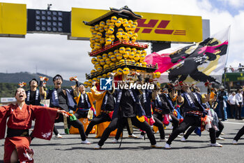 2024-09-15 - Ambiance on the grid during the 2024 6 Hours of Fuji, 7th round of the 2024 FIA World Endurance Championship, from September 13 to 15, 2024 on the Fuji Speedway in Oyama, Shizuoka, Japan - FIA WEC - 6 HOURS OF FUJI 2024 - ENDURANCE - MOTORS