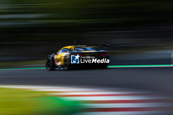 2024-09-15 - 82 JUNCADELLA Daniel (spa), BAUD Sébastien (fra), KOIZUMI Hiroshi (jpn), TF Sport, Corvette Z06 GT3.R #82, LM GT3, action during the 2024 6 Hours of Fuji, 7th round of the 2024 FIA World Endurance Championship, from September 13 to 15, 2024 on the Fuji Speedway in Oyama, Shizuoka, Japan - FIA WEC - 6 HOURS OF FUJI 2024 - ENDURANCE - MOTORS