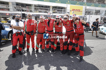 2024-09-15 - mecaniciens, mechanics during the 2024 6 Hours of Fuji, 7th round of the 2024 FIA World Endurance Championship, from September 13 to 15, 2024 on the Fuji Speedway in Oyama, Shizuoka, Japan - FIA WEC - 6 HOURS OF FUJI 2024 - ENDURANCE - MOTORS