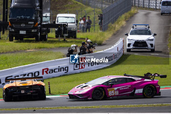 2024-09-15 - 95 SATO Marino (jpn), PINO Nico (chl), CAYGILL Josh (gbr), United Autosports, McLaren 720S GT3 Evo #95, LM GT3, contact during the 2024 6 Hours of Fuji, 7th round of the 2024 FIA World Endurance Championship, from September 13 to 15, 2024 on the Fuji Speedway in Oyama, Shizuoka, Japan - FIA WEC - 6 HOURS OF FUJI 2024 - ENDURANCE - MOTORS