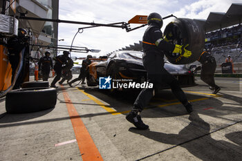 2024-09-15 - 95 SATO Marino (jpn), PINO Nico (chl), CAYGILL Josh (gbr), United Autosports, McLaren 720S GT3 Evo #95, LM GT3, pit stop95 SATO Marino (jpn), PINO Nico (chl), CAYGILL Josh (gbr), United Autosports, McLaren 720S GT3 Evo #95, LM GT3, pit stop during the 2024 6 Hours of Fuji, 7th round of the 2024 FIA World Endurance Championship, from September 13 to 15, 2024 on the Fuji Speedway in Oyama, Shizuoka, Japan - FIA WEC - 6 HOURS OF FUJI 2024 - ENDURANCE - MOTORS