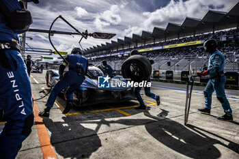 2024-09-15 - 35 MILESI Charles (fra), HABSBURG-LOTHRINGEN Ferdinand (aut), GOUNON Jules (fra), Alpine Endurance Team #35, Alpine A424, Hypercar, ambiance during the 2024 6 Hours of Fuji, 7th round of the 2024 FIA World Endurance Championship, from September 13 to 15, 2024 on the Fuji Speedway in Oyama, Shizuoka, Japan - FIA WEC - 6 HOURS OF FUJI 2024 - ENDURANCE - MOTORS