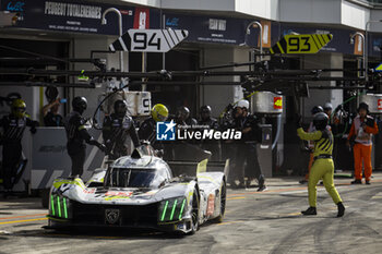 2024-09-15 - 93 JENSEN Mikkel (dnk), MULLER Nico (swi), VERGNE Jean-Eric (fra), Peugeot TotalEnergies, Peugeot 9x8 #93, Hypercar, action during the 2024 6 Hours of Fuji, 7th round of the 2024 FIA World Endurance Championship, from September 13 to 15, 2024 on the Fuji Speedway in Oyama, Shizuoka, Japan - FIA WEC - 6 HOURS OF FUJI 2024 - ENDURANCE - MOTORS