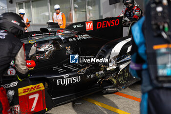 2024-09-15 - 07 CONWAY Mike (gbr), KOBAYASHI Kamui (jpn), DE VRIES Nyck (nld), Toyota Gazoo Racing, Toyota GR010 - Hybrid #07, Hypercar, action, pitlane,, bodywork damage during the 2024 6 Hours of Fuji, 7th round of the 2024 FIA World Endurance Championship, from September 13 to 15, 2024 on the Fuji Speedway in Oyama, Shizuoka, Japan - FIA WEC - 6 HOURS OF FUJI 2024 - ENDURANCE - MOTORS