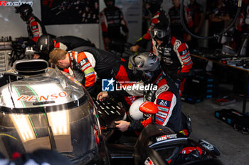 2024-09-15 - 07 CONWAY Mike (gbr), KOBAYASHI Kamui (jpn), DE VRIES Nyck (nld), Toyota Gazoo Racing, Toyota GR010 - Hybrid #07, Hypercar, action, pitlane,, bodywork damage during the 2024 6 Hours of Fuji, 7th round of the 2024 FIA World Endurance Championship, from September 13 to 15, 2024 on the Fuji Speedway in Oyama, Shizuoka, Japan - FIA WEC - 6 HOURS OF FUJI 2024 - ENDURANCE - MOTORS