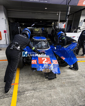 2024-09-15 - 02 BAMBER Earl (nzl), LYNN Alex (gbr), Cadillac Racing #02, Hypercar, being push in the garage after his crash during the 2024 6 Hours of Fuji, 7th round of the 2024 FIA World Endurance Championship, from September 13 to 15, 2024 on the Fuji Speedway in Oyama, Shizuoka, Japan - FIA WEC - 6 HOURS OF FUJI 2024 - ENDURANCE - MOTORS