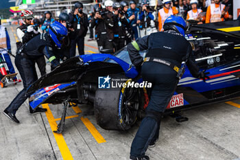 2024-09-15 - 02 BAMBER Earl (nzl), LYNN Alex (gbr), Cadillac Racing #02, Hypercar, action, pitlane, bodywork damage after crash, accident, during the 2024 6 Hours of Fuji, 7th round of the 2024 FIA World Endurance Championship, from September 13 to 15, 2024 on the Fuji Speedway in Oyama, Shizuoka, Japan - FIA WEC - 6 HOURS OF FUJI 2024 - ENDURANCE - MOTORS