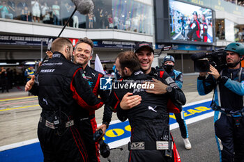 2024-09-15 - LOTTERER André (ger), Porsche Penske Motorsport, Porsche 936, portrait, VANTHOOR Laurens (bel), Porsche Penske Motorsport, Porsche 936, portrait during the 2024 6 Hours of Fuji, 7th round of the 2024 FIA World Endurance Championship, from September 13 to 15, 2024 on the Fuji Speedway in Oyama, Shizuoka, Japan - FIA WEC - 6 HOURS OF FUJI 2024 - ENDURANCE - MOTORS