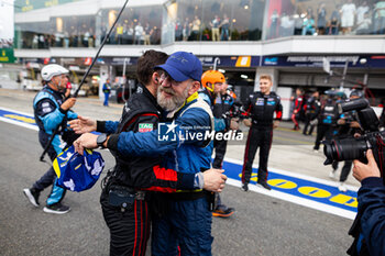 2024-09-15 - Porsche Penske Motorsport mecaniciens, mechanics portrait during the 2024 6 Hours of Fuji, 7th round of the 2024 FIA World Endurance Championship, from September 13 to 15, 2024 on the Fuji Speedway in Oyama, Shizuoka, Japan - FIA WEC - 6 HOURS OF FUJI 2024 - ENDURANCE - MOTORS