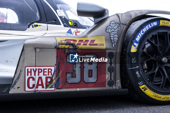 2024-09-15 - 38 RASMUSSEN Oliver (dnk), HANSON Philip (gbr), BUTTON Jenson (gbr), Hertz Team Jota, Porsche 963 #38, Hypercar, ambiance parc fermé during the 2024 6 Hours of Fuji, 7th round of the 2024 FIA World Endurance Championship, from September 13 to 15, 2024 on the Fuji Speedway in Oyama, Shizuoka, Japan - FIA WEC - 6 HOURS OF FUJI 2024 - ENDURANCE - MOTORS