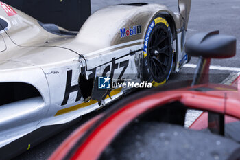 2024-09-15 - 38 RASMUSSEN Oliver (dnk), HANSON Philip (gbr), BUTTON Jenson (gbr), Hertz Team Jota, Porsche 963 #38, Hypercar, ambiance parc fermé during the 2024 6 Hours of Fuji, 7th round of the 2024 FIA World Endurance Championship, from September 13 to 15, 2024 on the Fuji Speedway in Oyama, Shizuoka, Japan - FIA WEC - 6 HOURS OF FUJI 2024 - ENDURANCE - MOTORS