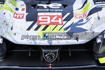 2024-09-15 - 94 DUVAL Loïc (fra), DI RESTA Paul (gbr), VANDOORNE Stoffel (bel), Peugeot TotalEnergies, Peugeot 9x8 #94, Hypercar, ambiance parc fermé during the 2024 6 Hours of Fuji, 7th round of the 2024 FIA World Endurance Championship, from September 13 to 15, 2024 on the Fuji Speedway in Oyama, Shizuoka, Japan - FIA WEC - 6 HOURS OF FUJI 2024 - ENDURANCE - MOTORS