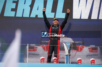 2024-09-15 - 06 ESTRE Kevin (fra), LOTTERER André (ger), VANTHOOR Laurens (bel), Porsche Penske Motorsport, Porsche 963 #06, Hypercar, podium, portrait, during the 2024 6 Hours of Fuji, 7th round of the 2024 FIA World Endurance Championship, from September 13 to 15, 2024 on the Fuji Speedway in Oyama, Shizuoka, Japan - FIA WEC - 6 HOURS OF FUJI 2024 - ENDURANCE - MOTORS