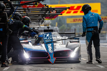 2024-09-15 - 15 VANTHOOR Dries (bel), MARCIELLO Raffaele (swi), WITTMANN Marco (ger), BMW M Team WRT, BMW Hybrid V8 #15, Hypercar, stand, pitlane, during the 2024 6 Hours of Fuji, 7th round of the 2024 FIA World Endurance Championship, from September 13 to 15, 2024 on the Fuji Speedway in Oyama, Shizuoka, Japan - FIA WEC - 6 HOURS OF FUJI 2024 - ENDURANCE - MOTORS