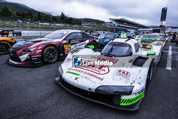 2024-09-15 - 99 TINCKNELL Harry (gbr), JANI Neel (swi), ANDLAUER Julien (fra), Proton Competition, Porsche 963 #99, Hypercar, ambiance parc fermé during the 2024 6 Hours of Fuji, 7th round of the 2024 FIA World Endurance Championship, from September 13 to 15, 2024 on the Fuji Speedway in Oyama, Shizuoka, Japan - FIA WEC - 6 HOURS OF FUJI 2024 - ENDURANCE - MOTORS