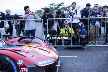 2024-09-15 - Fans ambiance parc fermé during the 2024 6 Hours of Fuji, 7th round of the 2024 FIA World Endurance Championship, from September 13 to 15, 2024 on the Fuji Speedway in Oyama, Shizuoka, Japan - FIA WEC - 6 HOURS OF FUJI 2024 - ENDURANCE - MOTORS