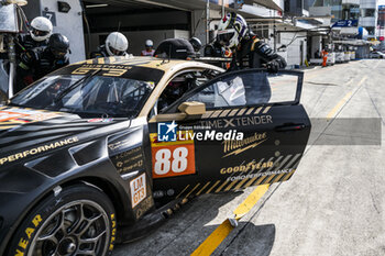 2024-09-15 - 88 OLSEN Dennis (dnk), PEDERSEN Mikkel (dnk), RIED Christian (ger), Proton Competition, Ford Mustang GT3 #88, LM GT3, pitstop, arrêt aux stands during the 2024 6 Hours of Fuji, 7th round of the 2024 FIA World Endurance Championship, from September 13 to 15, 2024 on the Fuji Speedway in Oyama, Shizuoka, Japan - FIA WEC - 6 HOURS OF FUJI 2024 - ENDURANCE - MOTORS