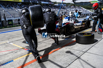 2024-09-15 - 15 VANTHOOR Dries (bel), MARCIELLO Raffaele (swi), WITTMANN Marco (ger), BMW M Team WRT, BMW Hybrid V8 #15, Hypercar, pitstop, arrêt aux stands during the 2024 6 Hours of Fuji, 7th round of the 2024 FIA World Endurance Championship, from September 13 to 15, 2024 on the Fuji Speedway in Oyama, Shizuoka, Japan - FIA WEC - 6 HOURS OF FUJI 2024 - ENDURANCE - MOTORS