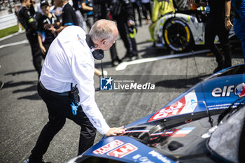 2024-09-15 - SINAULT Philippe (fra), team principal and owner of Signatech racing, portrait during the 2024 6 Hours of Fuji, 7th round of the 2024 FIA World Endurance Championship, from September 13 to 15, 2024 on the Fuji Speedway in Oyama, Shizuoka, Japan - FIA WEC - 6 HOURS OF FUJI 2024 - ENDURANCE - MOTORS