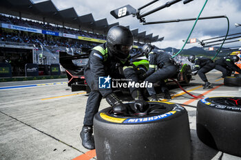 2024-09-15 - 63 BORTOLOTTI Mirko (ita), MORTARA Edoardo (swi), KVYAT Daniil (ita), Lamborghini Iron Lynx, Lamborghini SC63 #63, Hypercar, pitstop, arrêt aux stands during the 2024 6 Hours of Fuji, 7th round of the 2024 FIA World Endurance Championship, from September 13 to 15, 2024 on the Fuji Speedway in Oyama, Shizuoka, Japan - FIA WEC - 6 HOURS OF FUJI 2024 - ENDURANCE - MOTORS