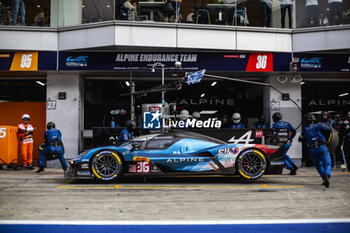 2024-09-15 - 36 VAXIVIERE Matthieu (fra), SCHUMACHER Mick (ger), LAPIERRE Nicolas (fra), Alpine Endurance Team, Alpine A424 #36, Hypercar, arret aux stands, pit stop, ambiance during the 2024 6 Hours of Fuji, 7th round of the 2024 FIA World Endurance Championship, from September 13 to 15, 2024 on the Fuji Speedway in Oyama, Shizuoka, Japan - FIA WEC - 6 HOURS OF FUJI 2024 - ENDURANCE - MOTORS