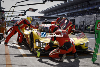 2024-09-15 - 83 KUBICA Robert (pol), SHWARTZMAN Robert (isr), YE Yifei (chn), AF Corse, Ferrari 499P #83, Hypercar, AMBIANCE PORTRAIT during the 2024 6 Hours of Fuji, 7th round of the 2024 FIA World Endurance Championship, from September 13 to 15, 2024 on the Fuji Speedway in Oyama, Shizuoka, Japan - FIA WEC - 6 HOURS OF FUJI 2024 - ENDURANCE - MOTORS