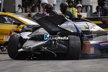 2024-09-15 - 02 BAMBER Earl (nzl), LYNN Alex (gbr), Cadillac Racing #02, Hypercar, crash, accident, during the 2024 6 Hours of Fuji, 7th round of the 2024 FIA World Endurance Championship, from September 13 to 15, 2024 on the Fuji Speedway in Oyama, Shizuoka, Japan - FIA WEC - 6 HOURS OF FUJI 2024 - ENDURANCE - MOTORS