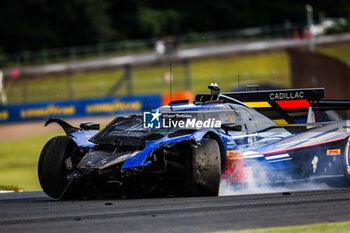 2024-09-15 - 02 BAMBER Earl (nzl), LYNN Alex (gbr), Cadillac Racing #02, Hypercar, action crash, accident, during the 2024 6 Hours of Fuji, 7th round of the 2024 FIA World Endurance Championship, from September 13 to 15, 2024 on the Fuji Speedway in Oyama, Shizuoka, Japan - FIA WEC - 6 HOURS OF FUJI 2024 - ENDURANCE - MOTORS