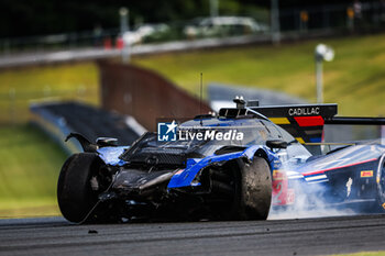 2024-09-15 - 02 BAMBER Earl (nzl), LYNN Alex (gbr), Cadillac Racing #02, Hypercar, action crash, accident, during the 2024 6 Hours of Fuji, 7th round of the 2024 FIA World Endurance Championship, from September 13 to 15, 2024 on the Fuji Speedway in Oyama, Shizuoka, Japan - FIA WEC - 6 HOURS OF FUJI 2024 - ENDURANCE - MOTORS