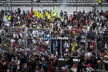 2024-09-15 - Fans, spectators, fans during the 2024 6 Hours of Fuji, 7th round of the 2024 FIA World Endurance Championship, from September 13 to 15, 2024 on the Fuji Speedway in Oyama, Shizuoka, Japan - FIA WEC - 6 HOURS OF FUJI 2024 - ENDURANCE - MOTORS