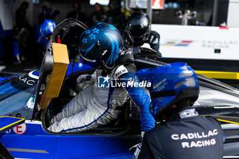 2024-09-15 - BAMBER Earl (nzl), Cadillac Racing, Cadillac V-Series.R, portrait during the 2024 6 Hours of Fuji, 7th round of the 2024 FIA World Endurance Championship, from September 13 to 15, 2024 on the Fuji Speedway in Oyama, Shizuoka, Japan - FIA WEC - 6 HOURS OF FUJI 2024 - ENDURANCE - MOTORS