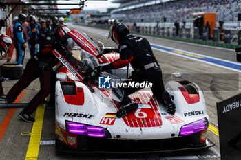 2024-09-15 - 06 ESTRE Kevin (fra), LOTTERER André (ger), VANTHOOR Laurens (bel), Porsche Penske Motorsport, Porsche 963 #06, Hypercar, action during the 2024 6 Hours of Fuji, 7th round of the 2024 FIA World Endurance Championship, from September 13 to 15, 2024 on the Fuji Speedway in Oyama, Shizuoka, Japan - FIA WEC - 6 HOURS OF FUJI 2024 - ENDURANCE - MOTORS