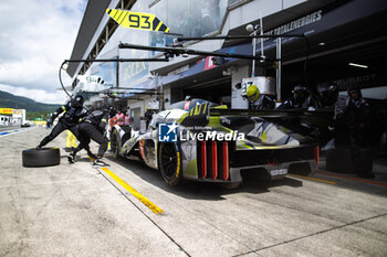 2024-09-15 - 93 JENSEN Mikkel (dnk), MULLER Nico (swi), VERGNE Jean-Eric (fra), Peugeot TotalEnergies, Peugeot 9x8 #93, Hypercar, action pitstop, arrêt aux stands during the 2024 6 Hours of Fuji, 7th round of the 2024 FIA World Endurance Championship, from September 13 to 15, 2024 on the Fuji Speedway in Oyama, Shizuoka, Japan - FIA WEC - 6 HOURS OF FUJI 2024 - ENDURANCE - MOTORS