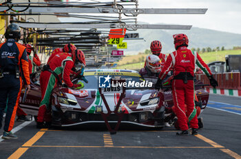 2024-09-28 - Derek DEBOER (USA),Casper STEVENSON (GBR),Valentin HASSE CLOT (FRA) of a team RACING SPIRIT OF LEMAN on a Aston Martin Vantage AMR LMGT3 in a pit stop during free practice 2 of ELMS in Mugello - ELMS - 4 HOURS OF MUGELLO - ENDURANCE - MOTORS