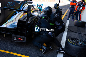 2024-09-29 - 77 RODA Giorgio (ita), VISCAAL Bent (nld), BINDER René (aut), Proton Competition, Oreca 07 - Gibson, pitstop, arrêt aux stands during the 4 Hours of Mugello 2024, 5th round of the 2024 European Le Mans Series on the Mugello Circuit from September 26 to 29, 2024 in Scarperia e San Piero, Italy - AUTO - ELMS - 4 HOURS OF MUGELLO 2024 - ENDURANCE - MOTORS