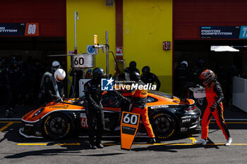 2024-09-29 - 60 SCHIAVONI Claudio (swi), CRESSONI Matteo (ita), ANDLAUER Julien (fra), Proton Competition, Porsche 911 GT3 R LMGT3, pitstop, arrêt aux stands during the 4 Hours of Mugello 2024, 5th round of the 2024 European Le Mans Series on the Mugello Circuit from September 26 to 29, 2024 in Scarperia e San Piero, Italy - AUTO - ELMS - 4 HOURS OF MUGELLO 2024 - ENDURANCE - MOTORS