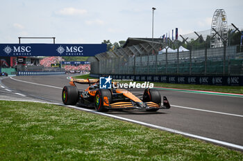 2024-05-19 - Oscar Piastri McLaren Racing Ltd Formula 1 Team - FORMULA 1 MSC CRUISES GRAN PREMIO DELL'EMILIA-ROMAGNA 2024 - RACE - FORMULA 1 - MOTORS