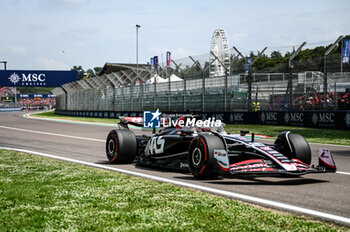 2024-05-19 - Kevin Magnussen Haas Formula LLC MoneyGram Haas Fl Team - FORMULA 1 MSC CRUISES GRAN PREMIO DELL'EMILIA-ROMAGNA 2024 - RACE - FORMULA 1 - MOTORS