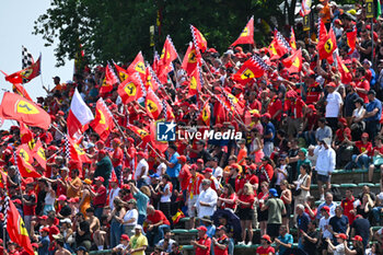 2024-05-19 - Fans in the stands of the Autodromo Internazionale Enzo e Dino Ferrari - FORMULA 1 MSC CRUISES GRAN PREMIO DELL'EMILIA-ROMAGNA 2024 - RACE - FORMULA 1 - MOTORS