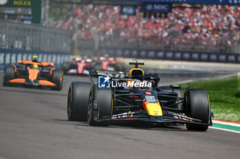 2024-05-19 - Max Verstappen Red Bull Racing Limited Oracle Red Bull Racing The start of the F1 Race - FORMULA 1 MSC CRUISES GRAN PREMIO DELL'EMILIA-ROMAGNA 2024 - RACE - FORMULA 1 - MOTORS