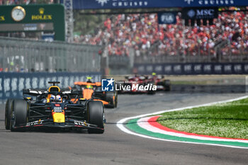 2024-05-19 - Max Verstappen Red Bull Racing Limited Oracle Red Bull Racing The start of the F1 Race - FORMULA 1 MSC CRUISES GRAN PREMIO DELL'EMILIA-ROMAGNA 2024 - RACE - FORMULA 1 - MOTORS