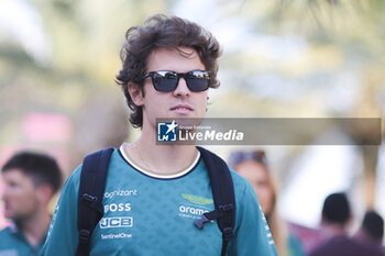2024-02-20 - DRUGOVICH Felipe (bra), Reserve Driver of Aston Martin F1 Team, portrait during the Formula 1 Aramco pre-season testing 2024 of the 2024 FIA Formula One World Championship from February 21 to 23, 2024 on the Bahrain International Circuit, in Sakhir, Bahrain - F1 - PRE-SEASON TESTING 2024 - BAHRAIN - FORMULA 1 - MOTORS
