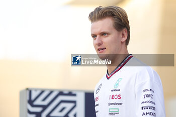 2024-02-20 - SCHUMACHER Mick (ger), Reserve Driver of Mercedes AMG F1 Team, portrait during the Formula 1 Aramco pre-season testing 2024 of the 2024 FIA Formula One World Championship from February 21 to 23, 2024 on the Bahrain International Circuit, in Sakhir, Bahrain - F1 - PRE-SEASON TESTING 2024 - BAHRAIN - FORMULA 1 - MOTORS