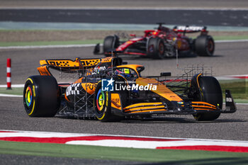 2024-02-21 - 81 PIASTRI Oscar (aus), McLaren F1 Team MCL38, action during the Formula 1 Aramco pre-season testing 2024 of the 2024 FIA Formula One World Championship from February 21 to 23, 2024 on the Bahrain International Circuit, in Sakhir, Bahrain - F1 - PRE-SEASON TESTING 2024 - BAHRAIN - FORMULA 1 - MOTORS