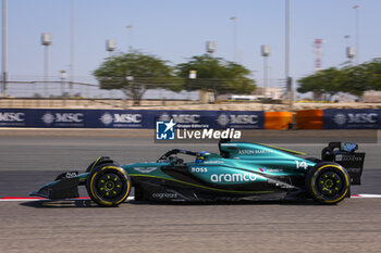 2024-02-21 - 14 ALONSO Fernando (spa), Aston Martin F1 Team AMR24, action during the Formula 1 Aramco pre-season testing 2024 of the 2024 FIA Formula One World Championship from February 21 to 23, 2024 on the Bahrain International Circuit, in Sakhir, Bahrain - F1 - PRE-SEASON TESTING 2024 - BAHRAIN - FORMULA 1 - MOTORS
