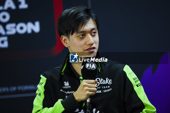 2024-02-21 - ZHOU Guanyu (chi), Stake F1 Team Kick Sauber C44, portrait in press conference during the Formula 1 Aramco pre-season testing 2024 of the 2024 FIA Formula One World Championship from February 21 to 23, 2024 on the Bahrain International Circuit, in Sakhir, Bahrain - F1 - PRE-SEASON TESTING 2024 - BAHRAIN - FORMULA 1 - MOTORS